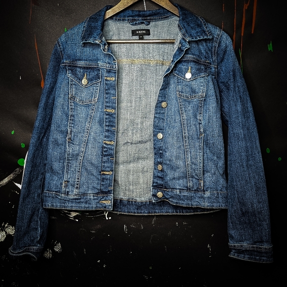 Intergalactic Beauty - UFO & Flowers hand painted, upcycled, denim jacket Size S - Picture 4 of 5